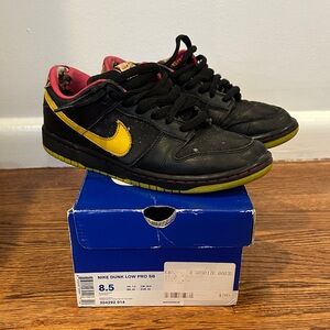 Nike SB Dunk Low Space Tiger